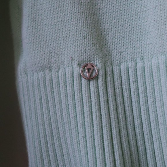 Ivivva by Lululemon grey white green ombre "calm after practice" sweater - Picture 3 of 3